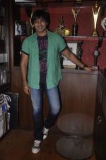 Vivek Oberoi Photoshoot at his Home in Mumbai on 20th Sept 2013 (9).JPG